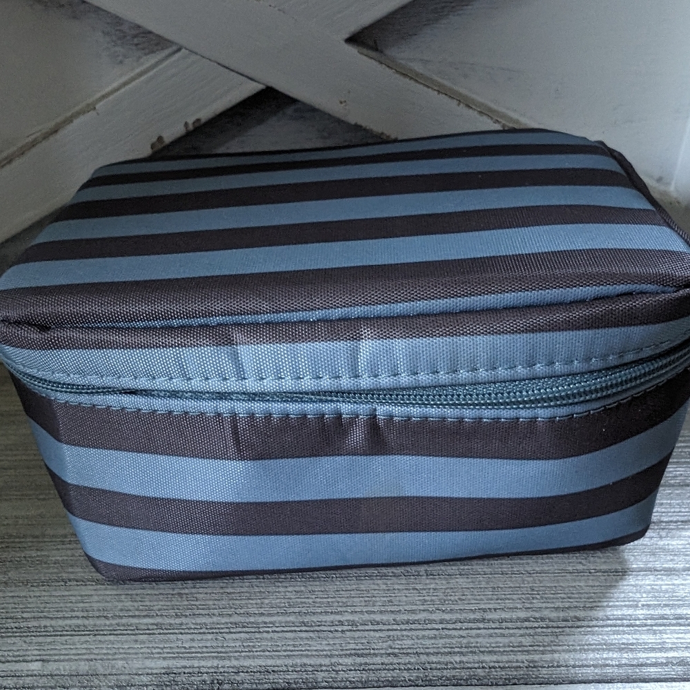 Bag Baubles and Bracelets Jewelry Case Thirty-One Blue stripe